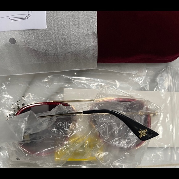 GUCCI RED GLITTER URBAN AVIATOR SUNGLASSES - Picture 15 of 16